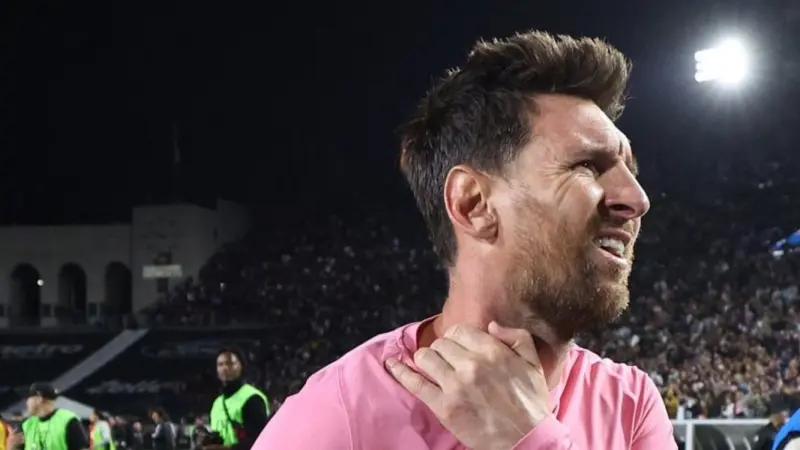 فيديو - ميسي يتألم.. تطورات إصابة البرغوث في ليلة سقوط إنتر ميامي