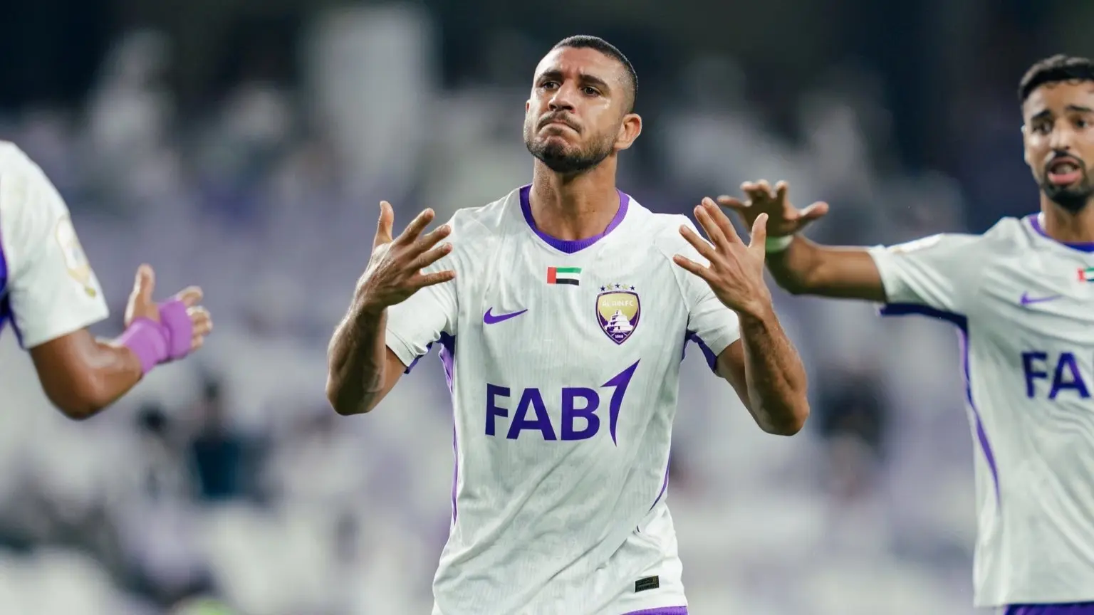العين يحقق عودة مثيرة في الدوري الإماراتي (إكس) العين يحقق عودة مثيرة في الدوري الإماراتي (إكس)