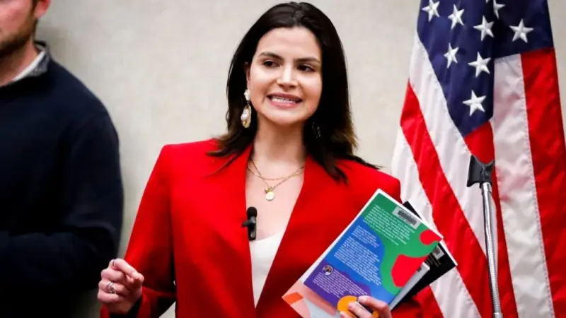 فيديو - بعد حرقها نسخة من القرآن الكريم.. من هي فالنتينا غوميز؟