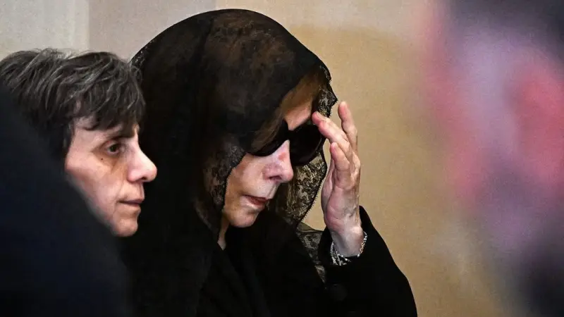 حقيقة تدهور الحالة الصحية لفيروز بعد وفاة نجلها هلي