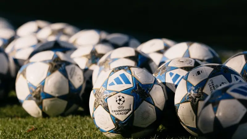 أياكس تحت الضغط قبل مواجهة مرسيليا في دوري الأبطال