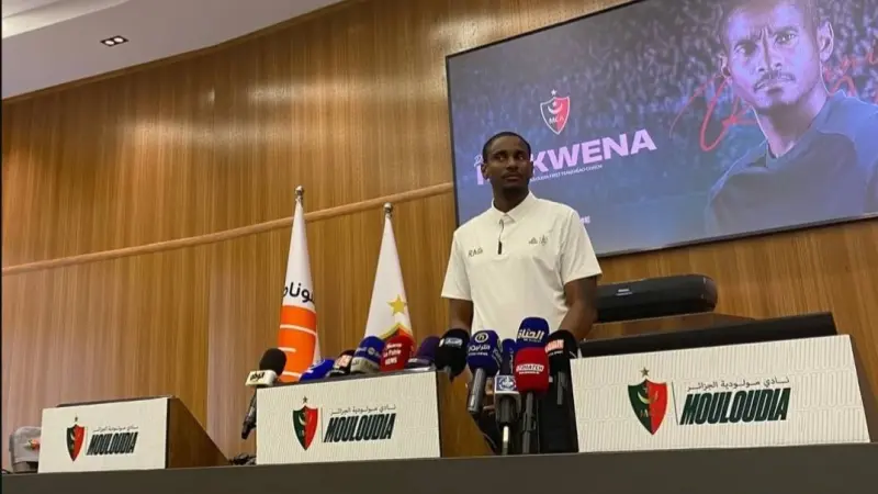 رولاني موكوينا يعلق على أنباء عودة يوسف بلايلي إلى مولودية الجزائر