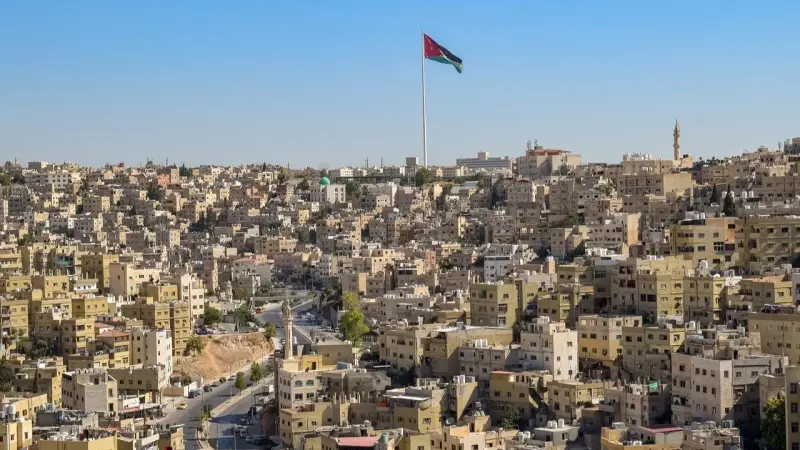 كتلة هوائية حارة قادمة من الجزيرة العربية تسيطر على أجواء الأردن