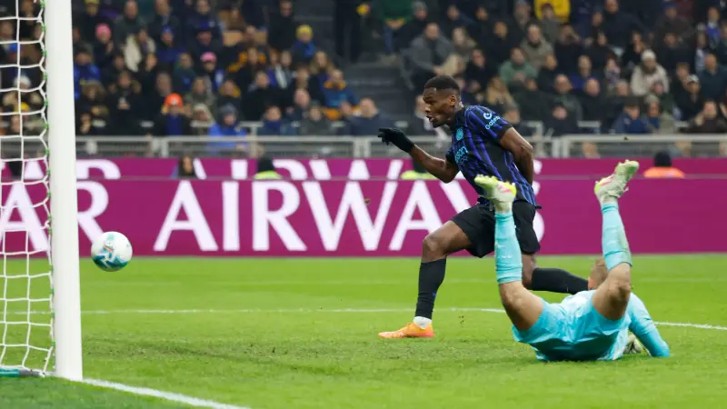 الدوري الإيطالي - إنتر ميلان يتقاسم الصدارة مع روما بعد الفوز على لاتسيو