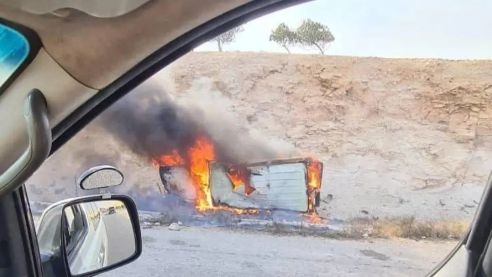 غموض يحيط بانفجار أودى بحياة 3 أشخاص بسوريا (إكس) غموض يحيط بانفجار أودى بحياة 3 أشخاص بسوريا (إكس)