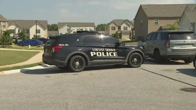 حادثة غريبة في أتلانتا.. الشرطة تقتل رجلاً داخل منزل مشتعل