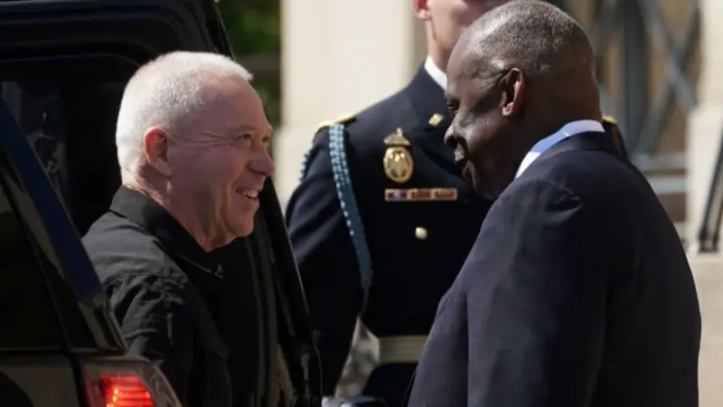 محادثة بين أوستن وغالانت بعد رسالة الوضع الإنساني بغزة