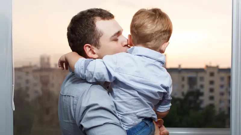 دراسة صادمة.. الأبوة قد تكون سيئة للقلب