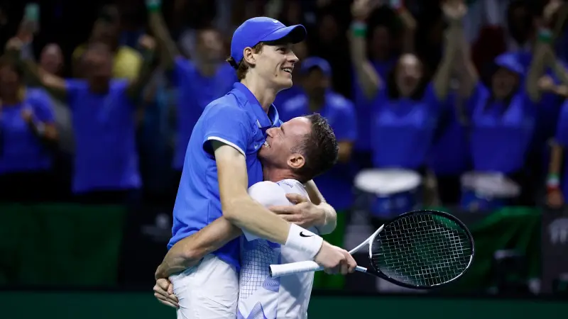 كأس ديفيز.. تألق سينر يقود إيطاليا إلى الاحتفاظ باللقب