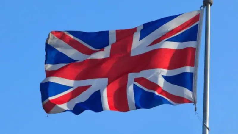 بريطانيا تعلن منح فيزا إلكترونية للجزائريين.. إلكيم الشروط