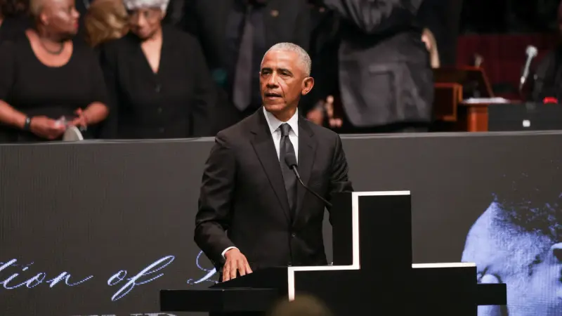 أوباما يشن هجوما حادا على ترامب خلال تأبين جيسي جاكسون