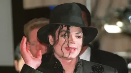 وصفت تصرفاته بـ"المروعة".. عائلة مقربة من مايكل جاكسون تكشف مفاجآت عنه