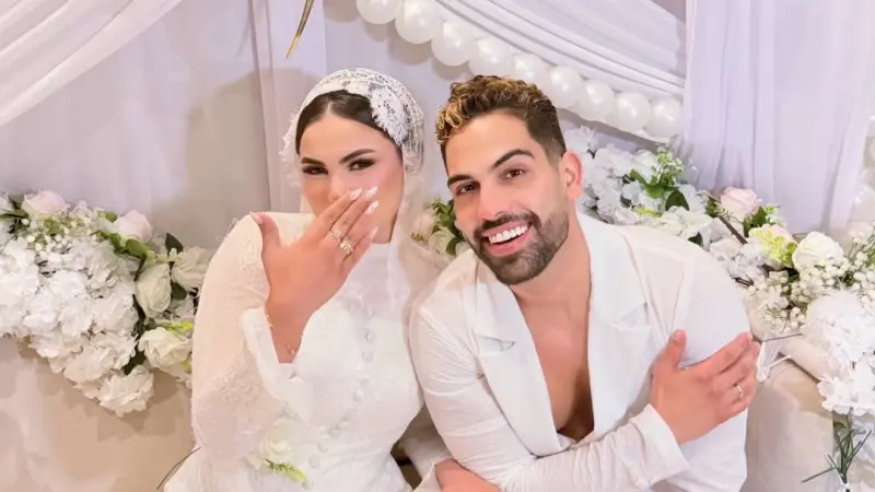 صور - من هو المطرب فريد؟ صاحب "لو جاي في رجوع" يحتفل بخطوبته