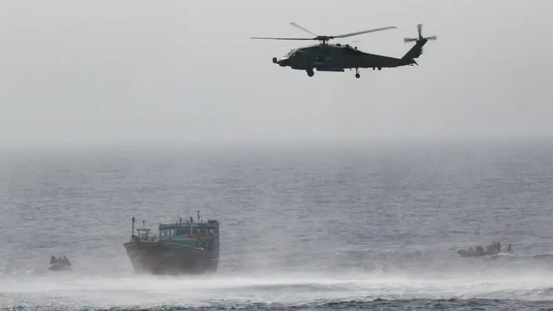 الجيش الأميركي يقتل شخصين بضربة على قارب مشتبه بتهريب المخدرات