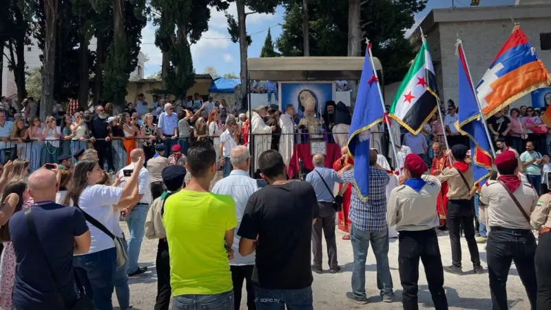 صور - الأجراس تقرع بعد غياب.. إدلب تشهد افتتاح كنيسة القديسة آنا
