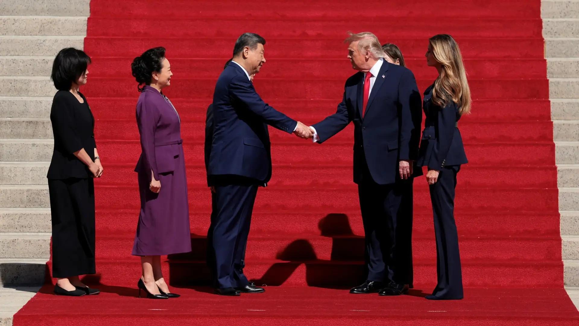 ترامب: سألتقي مع شي في الصين في نوفمب (رويترز) ترامب: سألتقي مع شي في الصين في نوفمب (رويترز)