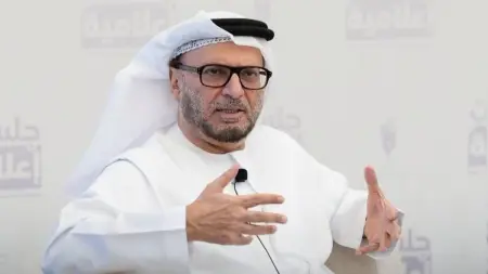 related_news_inside_blogsفيديو - قرقاش: فرص التوصل إلى اتفاق بشأن فتح هرمز أو عدمه "متساوية"