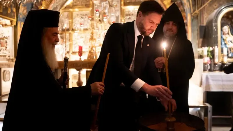 صور - فانس يزور كنيسة القيامة في البلدة القديمة بالقدس