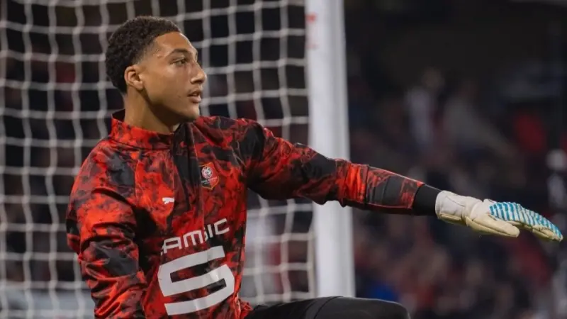 بلعزوق.. الحارس الشاب في قائمة منتخب الجزائر الجديدة