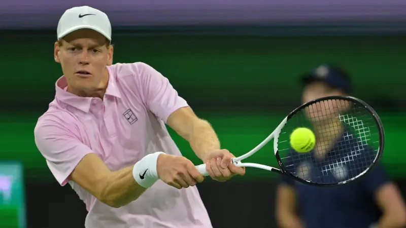 بطولة ميامي للتنس - يانيك سينر يعادل رقم ديوكوفيتش القياسي في بطولات الألف نقطة