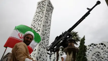 related_news_inside_blogsفيديو - مواجهة نارية بين الحرس الثوري وبزشكيان.. والسبب صادم