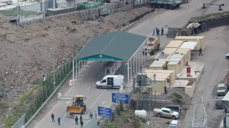 فرنسا: نزوح أرمن كاراباخ "يبدو" مثل تطهير عرقي