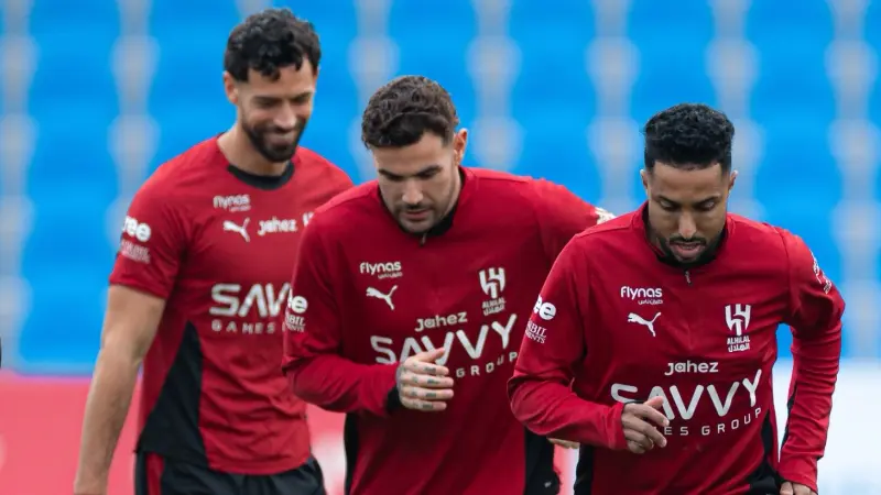 القنوات الناقلة لمباراة الهلال ضد القادسية اليوم في دوري روشن السعودي مع الموعد