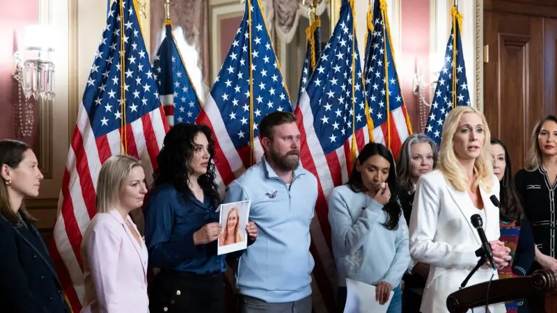 تفاصيل تسوية دعاوى عشرات الضحايا المحتملين لإبستين