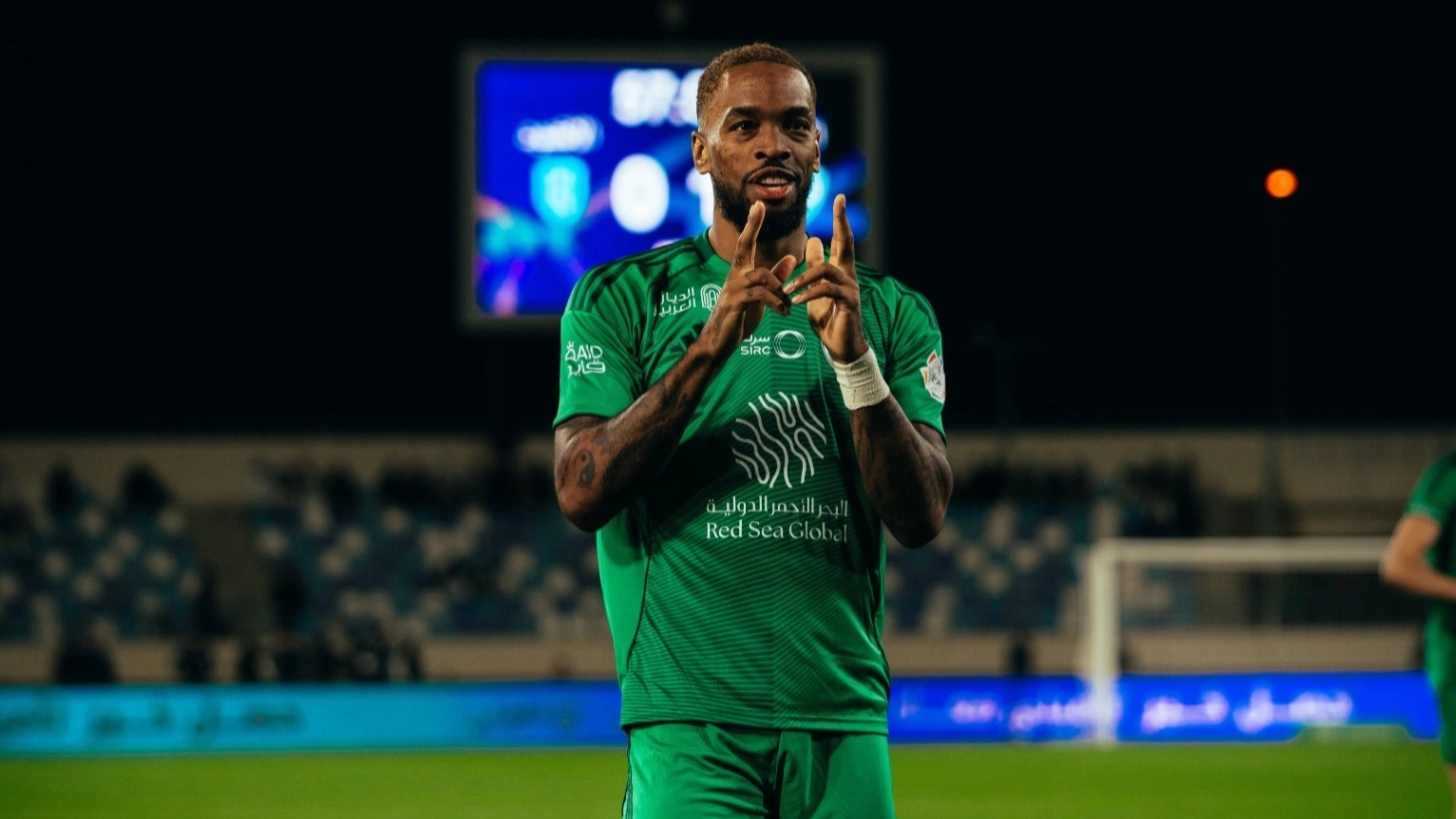 دوري روشن السعودي - فوز جديد للأهلي.. والفتح يواصل الاستفاقة 