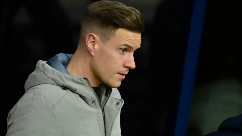 تير شتيغن يرد على قرار برشلونة بسحب شارة القيادة