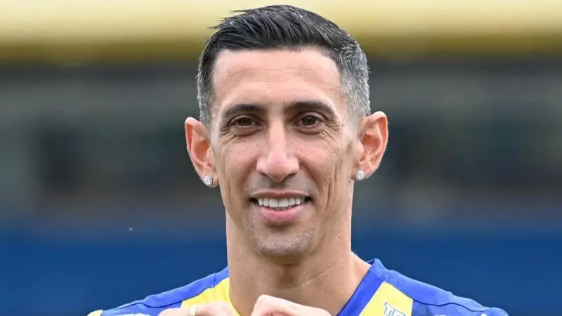 فيديو - دي ماريا عاد إلى بيته.. دموع وكلمات مؤثرة خلال تقديمه مع روزاريو سنترال