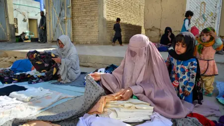 "ما زلت طفلة".. الجفاف يدفع أسرًا أفغانية إلى تزويج بناتها