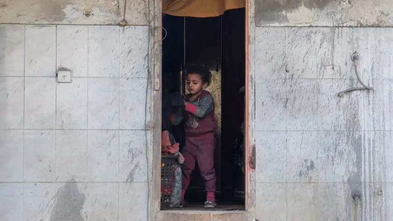 غزة تختنق.. الحصار يدخل شهره الـ3 بلا دواء ولا غذاء ولا أمل