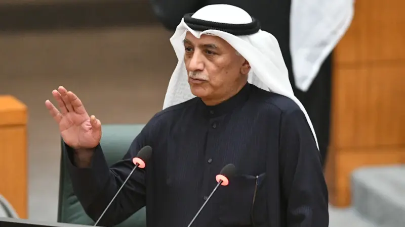 بعد شائعات منعه من دخول الكويت.. من هو شعيب المويزري؟