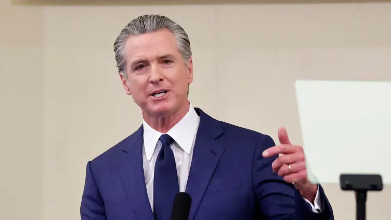 حاكم كاليفورنيا يحرض أوروبا على ترامب.. لهذا السبب