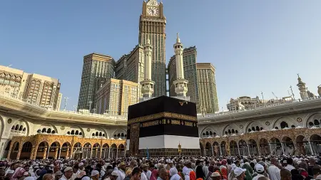 related_news_inside_blogsفيديو وصور - آلاف الحجاج يجتمعون في المسجد الحرام لأداء طواف الوداع