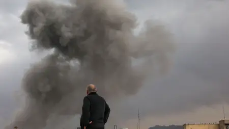 إسرائيل تستهدف مسؤولا بارزا بالحرس الثوري في طهران