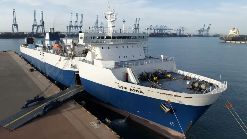 المستشفى الإماراتي العائم يبدأ في استقبال المصابين الفلسطينيين