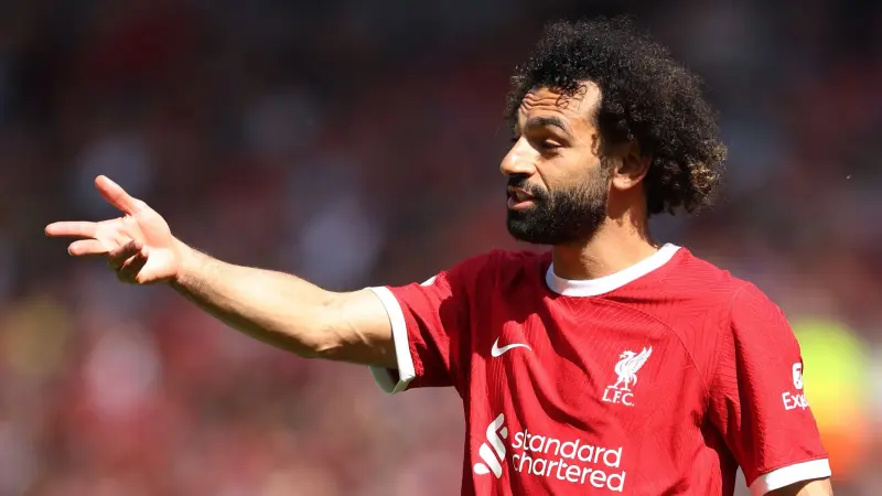 أزمة جديدة تلوح في الأفق بين ليفربول ومحمد صلاح