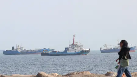أخبار حرب إيران وأميركا.. الجيش الأميركي: مضيق هرمز مفتوح