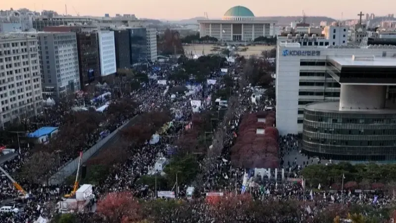 اقتراح صادم حول "استيراد نساء" يثير فضيحة في هذا البلد