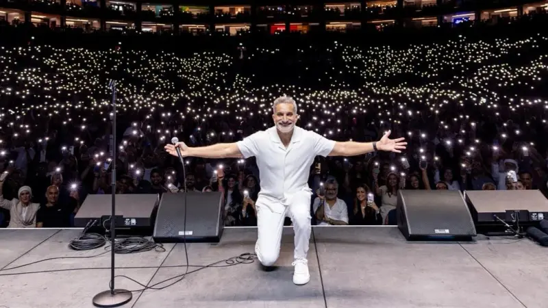 فيديو - استقبال حافل ومواقف طريفة تجمع باسم يوسف وسيف الراسي في مسقط