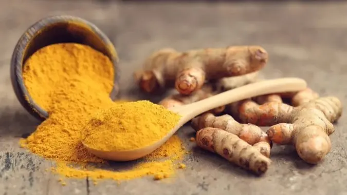 كاد يودي بحياة سيدة.. تحذير من مكمل غذائي شهير