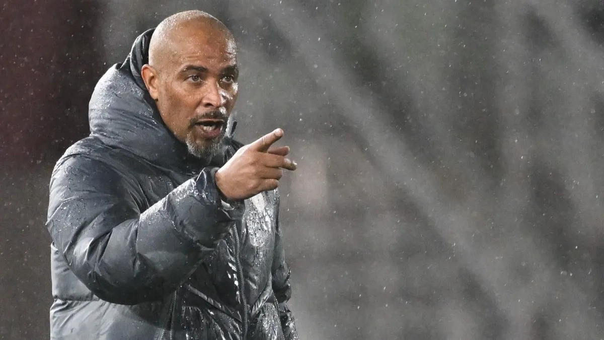 حقيقة تعاقد منتخب تونس مع المدرب إيريك شيل.. من يخلف الطرابلسي؟ 