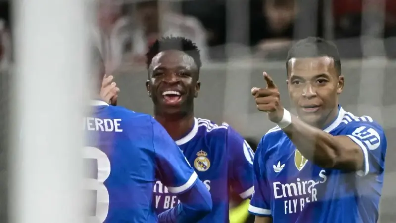 فالفيردي يشعل أجواء ريال مدريد ويكشف سراً داخل غرفة الملابس