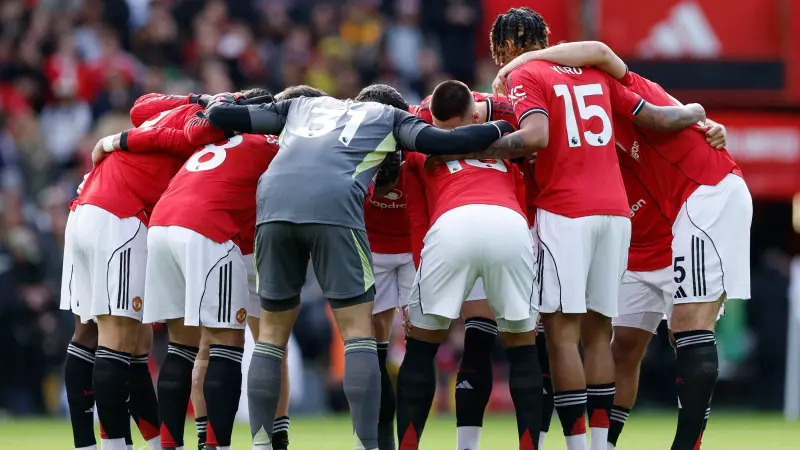 القنوات الناقلة لمباراة مانشستر يونايتد ضد أستون فيلا اليوم في الدوري الإنجليزي مع الموعد والتشكيلة