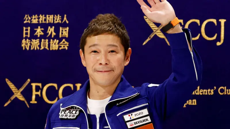 ملياردير يلغي رحلته إلى القمر بسبب عدم تطوير صاروخ "سبيس إكس"