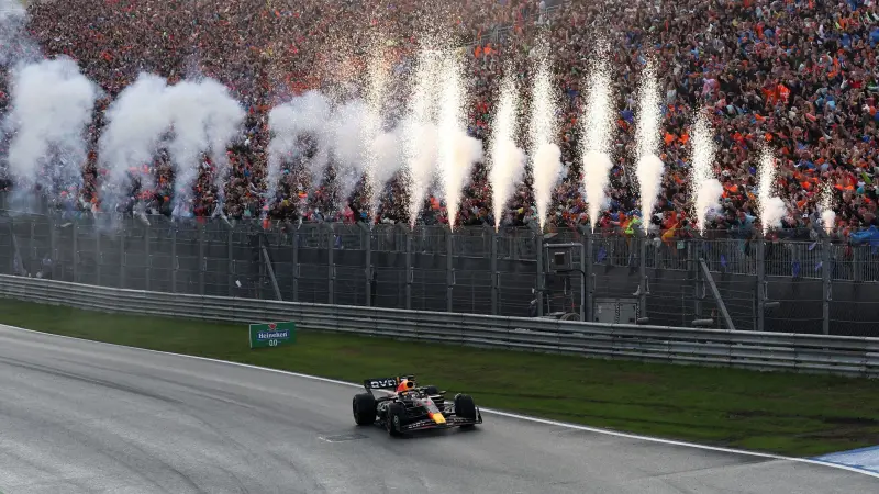 فورمولا 1.. فيرستابن يتحدى الأمطار ويعادل رقم فيتل في سباق هولندا