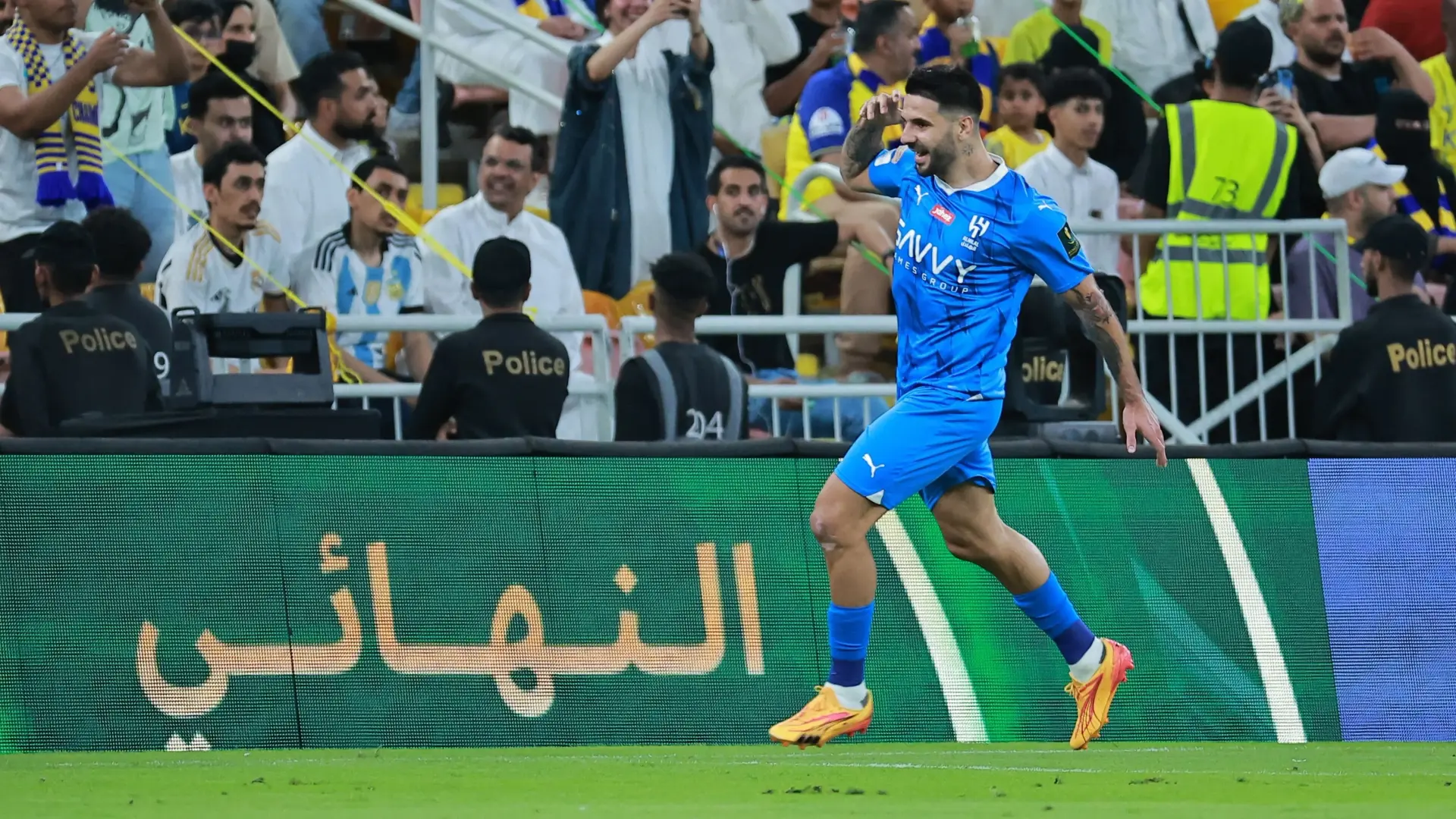 الهلال يواجه العربي القطري اليوم في قمة ودية منتظرة (رويترز) الهلال يواجه العربي القطري اليوم في قمة ودية منتظرة (رويترز)