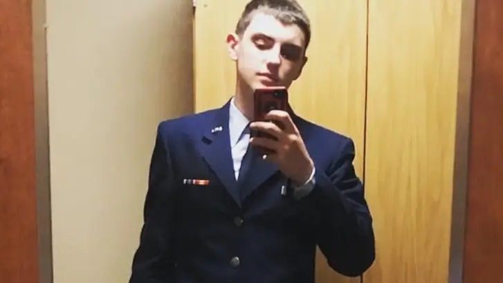 مسرّب وثائق البنتاغون السرية يغيّر اعترافه ويقرّ بذنبه